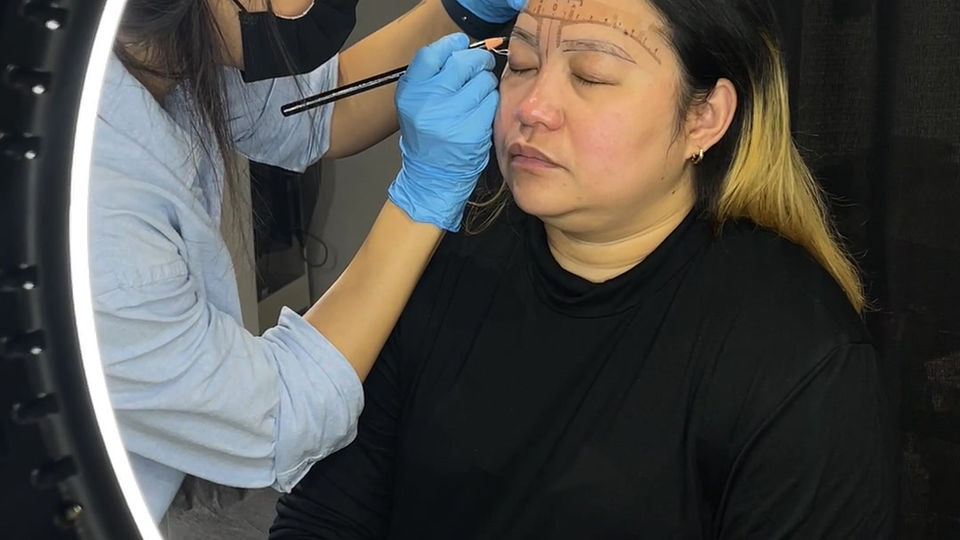 Eyebrow shaping